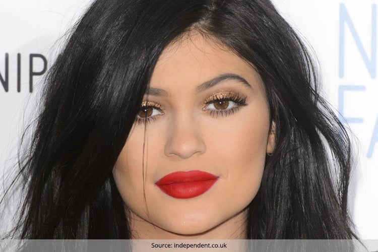 How To Get Pouty Lips With Lip Liner