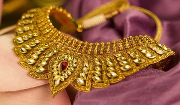 Kundan jewellery