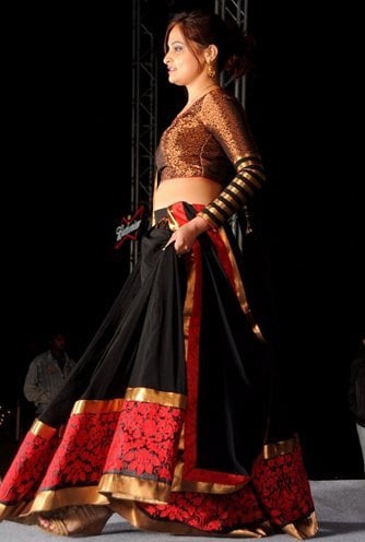 navratri chaniya choli pattern