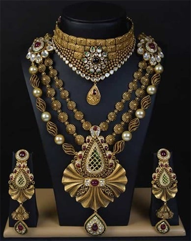 Antique jewellery designs, antique jewellery auctions, antique gold jewellery designs, antique jewellery collection, latest antique jewellery designs