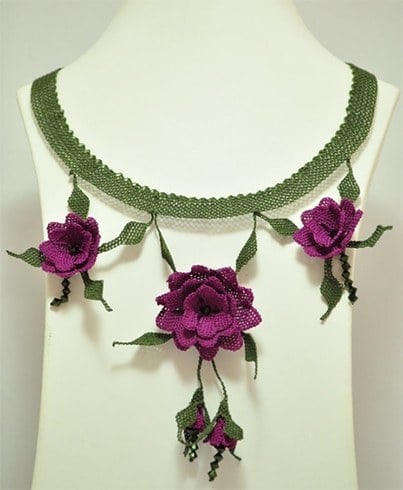 Flower lace necklace