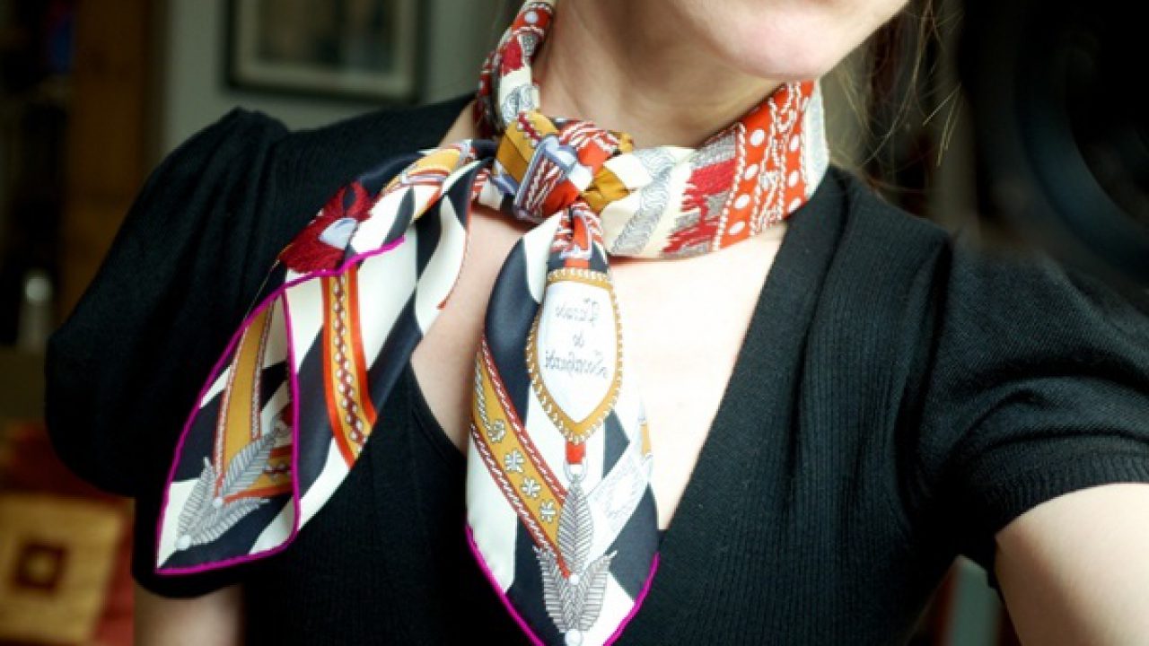 how to wear hermes scarf