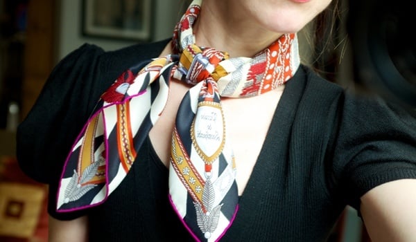 Pest Beer Literatuur Learn How To Wear Hermes Scarf - Look Like A Diva