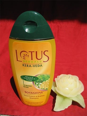 Lotus Herbals Soyashine Shampoo