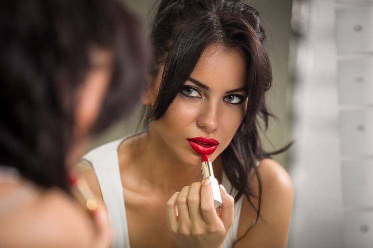 How to Wear Lipstick