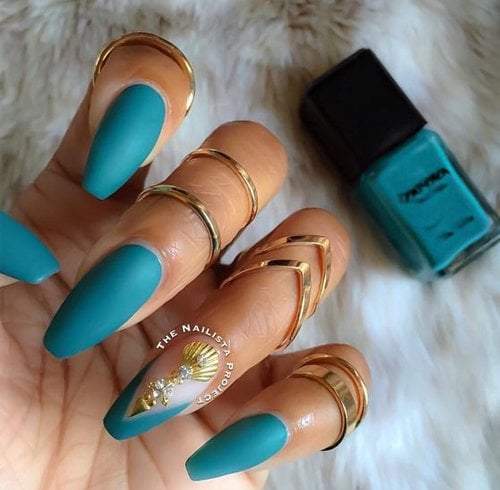 Stiletto nail shape