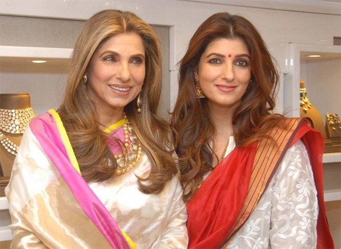 Dimple Kapadia And Twinkle Khanna at jewellery store