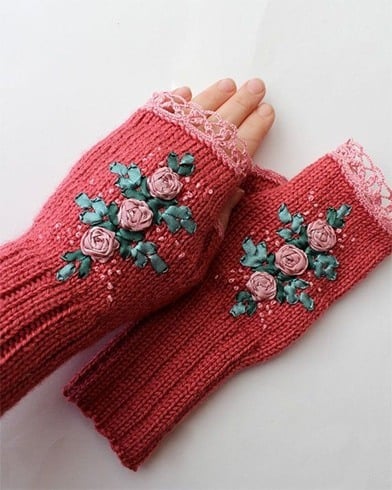 Embroidered gloves