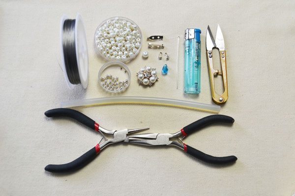 Materials for shoulder jewelry