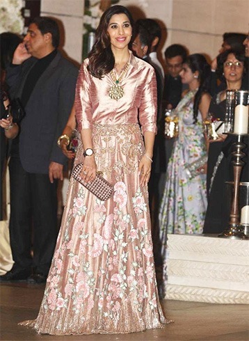 Sophie Choudry in Manish Malhotra