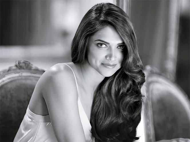 Deepika Padukone Gorgeous mane