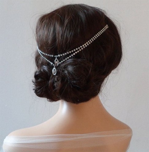 10 Verzierungen und Haarschmuck für Haarknoten, die auf die klassische Note der Eleganz bringen  