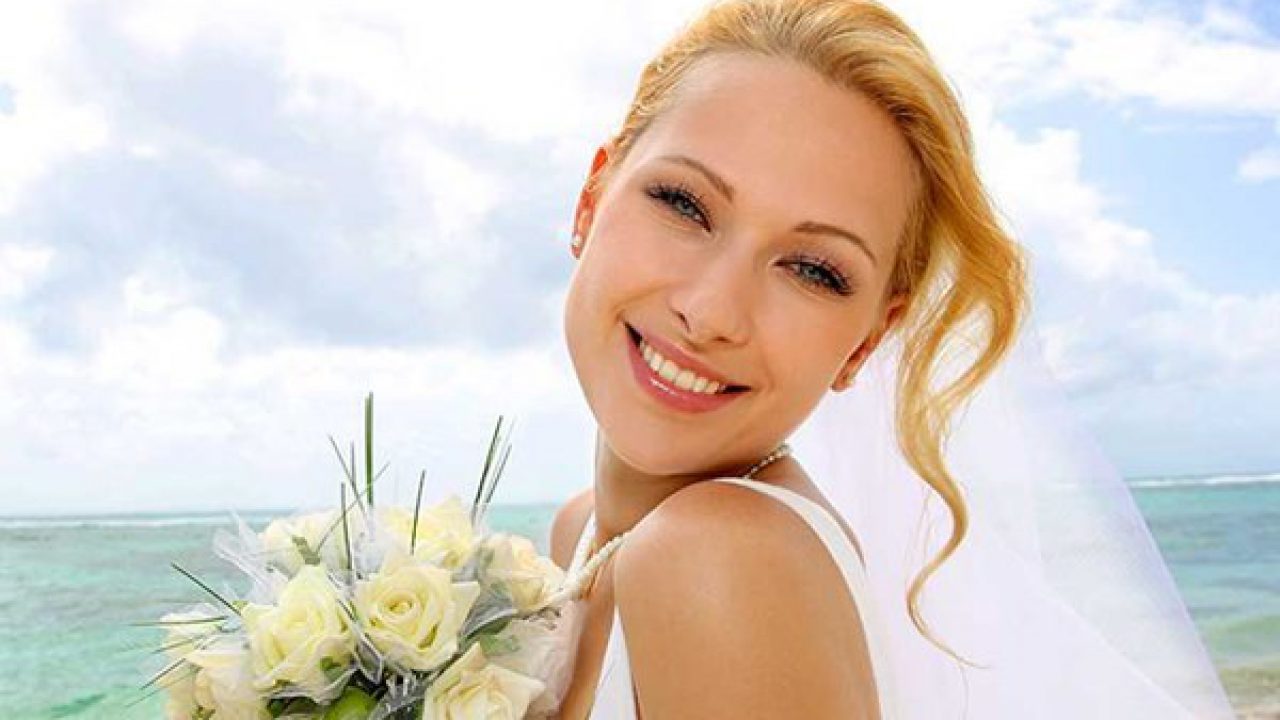 Five Beach Wedding Makeup Tips