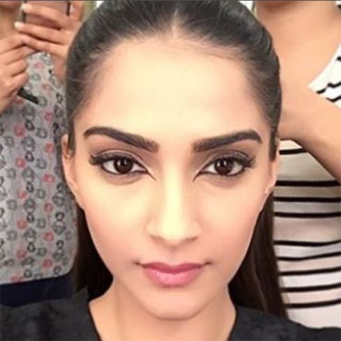 Sonam Kapoor bird eye makeup