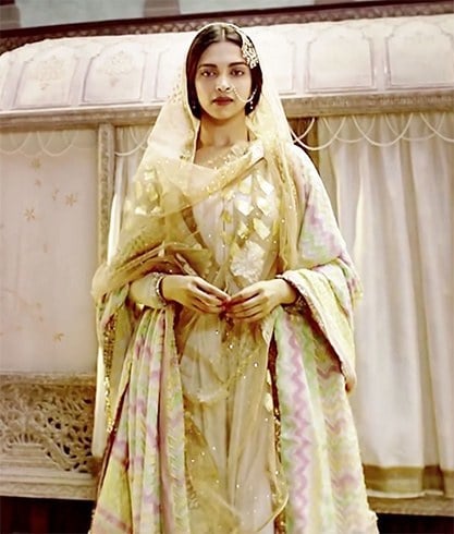 Deepika padukone in bajirao mastani dress top