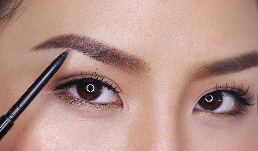 Eyebrow makeup