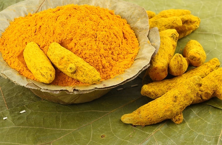 haldi benefits for hair