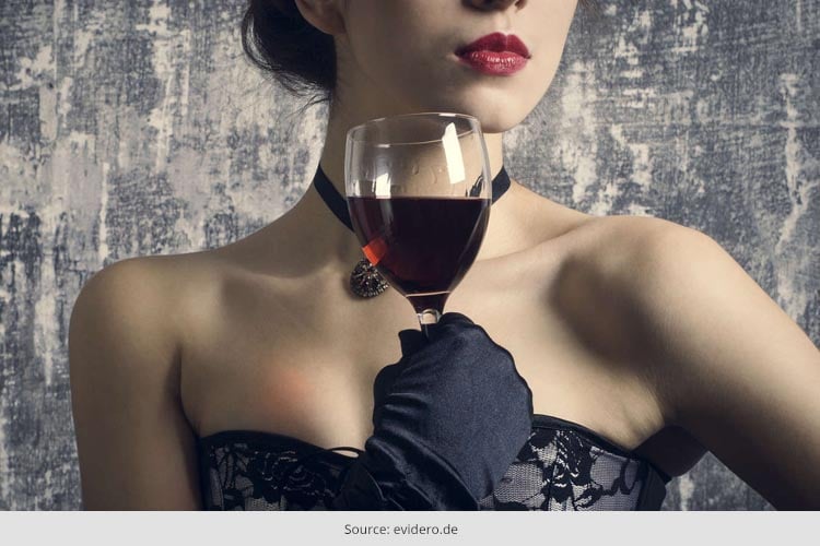 What to Wear Type of Wine you Drink