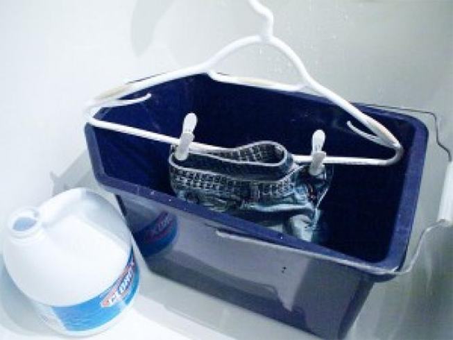 how to bleach jeans step by step