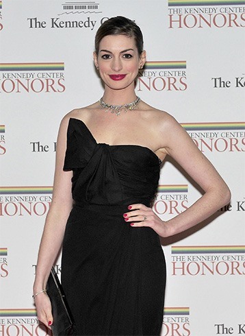 Anne Hathaway choker
