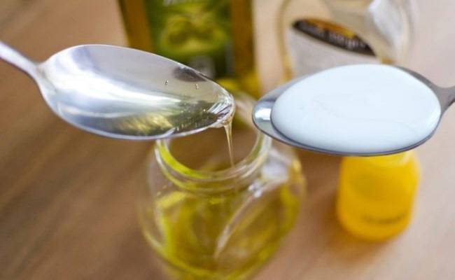 Mix oil to hair conditioner