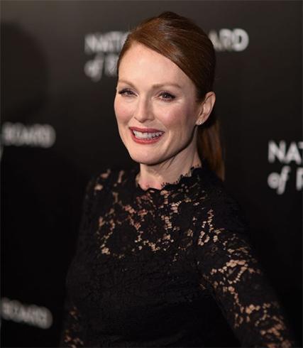 Julianne Moore Long Haircut