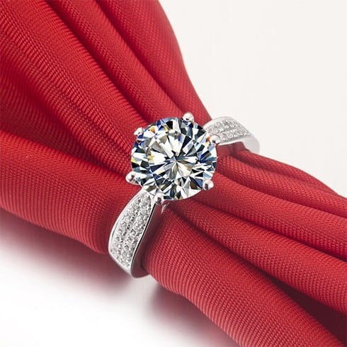 Round shape diamond ring