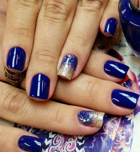 Elegant Blue Nail Design