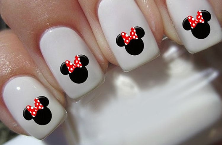 Minnie Mouse Christmas Nails