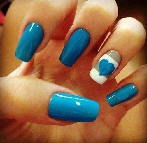 Simple Nail Art In Blue