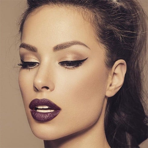 Caramel eyeshadow with straight eyeliner
