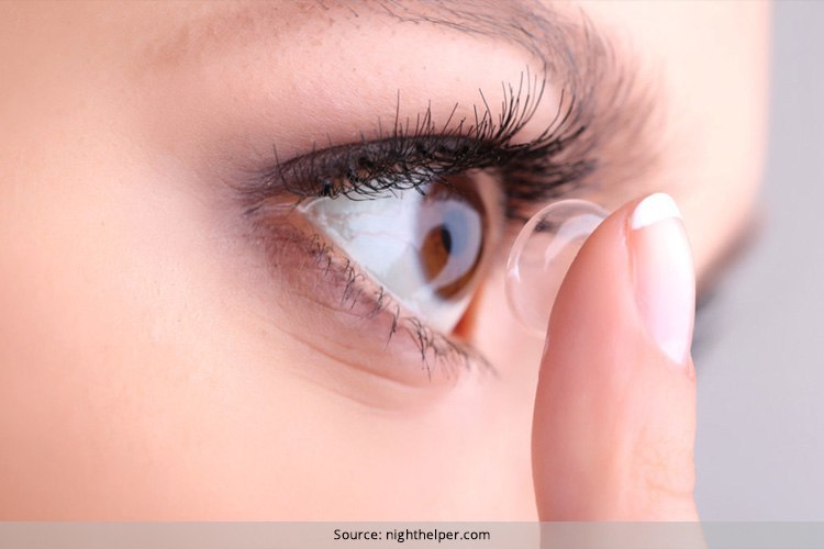 How To Remove Contact Lenses