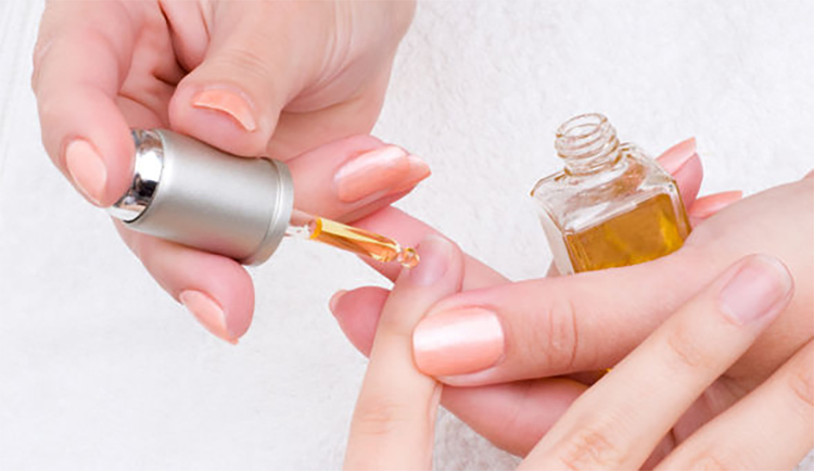 How to remove gel nails at home