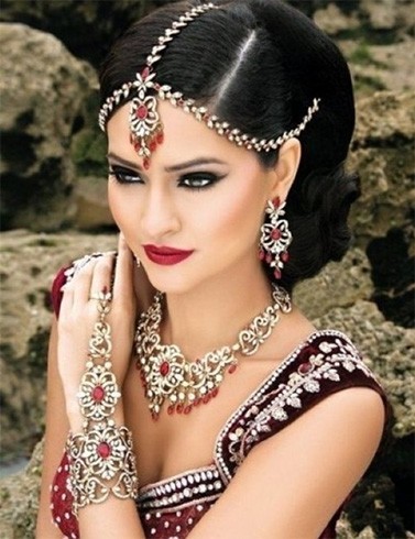 Atemberaubende Vintage Frisuren für Hochzeiten im Sommer Atemberaubende Vintage Frisuren für Hochzeiten im Sommer