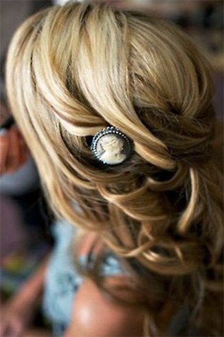 Cameo Hair Clip