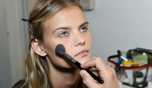 How To Emulate Striping Makeup