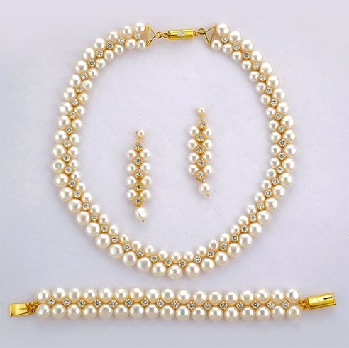 Pearl jewelry