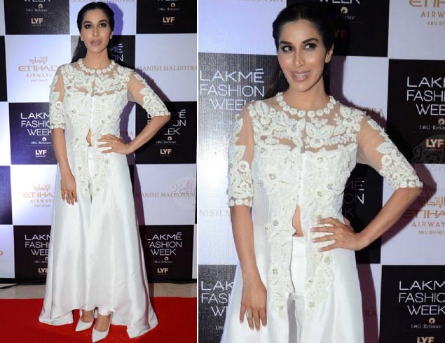 Sophie Choudry At Manish Malhotra LFW 2016