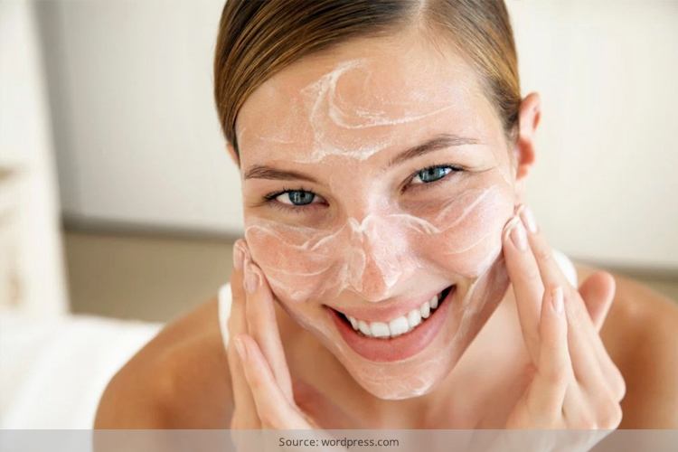 5 Interesting Ways To Use Coconut Oil And Baking Soda For Face