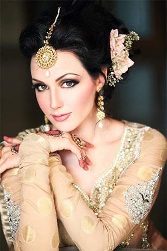 Pakistani Womens Eye Makeup