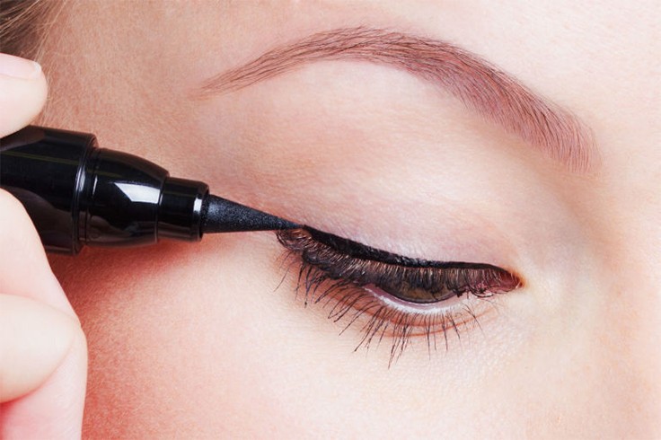 Wie man den Welpen-Eyeliner-Trend rockt  