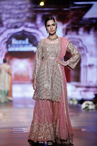 Eine Schleichen-Spitze in die Strecke Aisha Imran Bridal Dresses 2016  