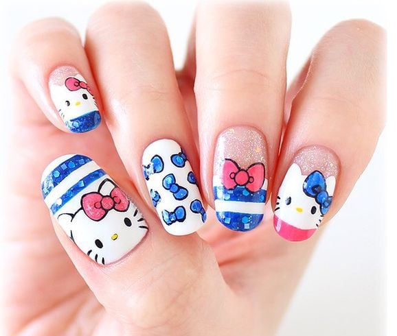 Hello Kitty Nail Art