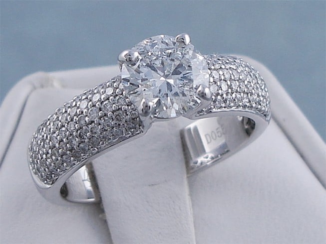 Round Shaped Diamond Ring cut