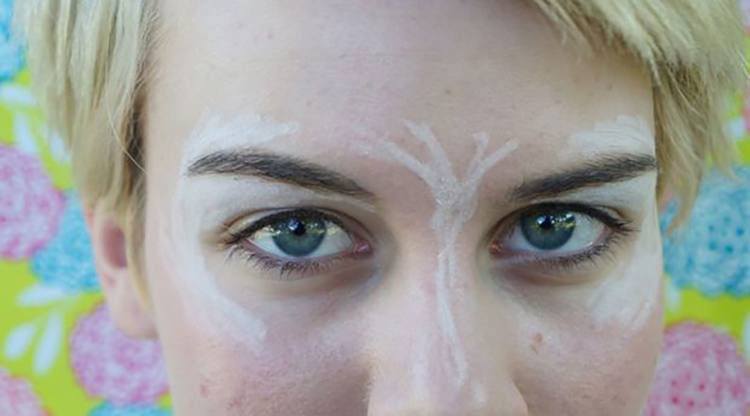 Brighten Your Skin With White Eye Pencil