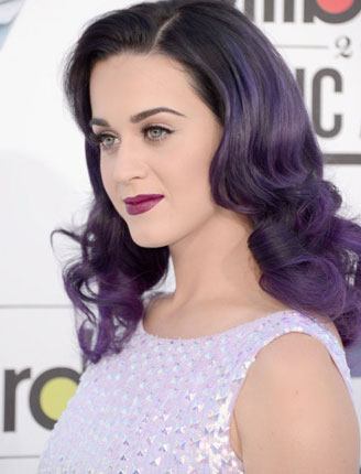 Katy Perry regal look