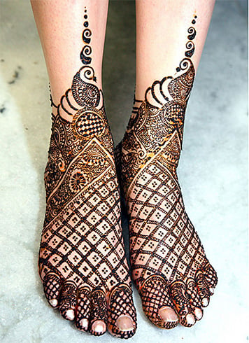 Beautiful Foot Mehndi Design