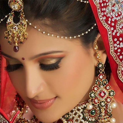 Female Makeup Artist In Chennai