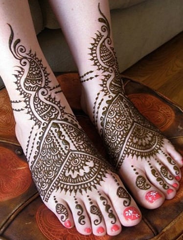 Bridal Mehndi Designs For Legs