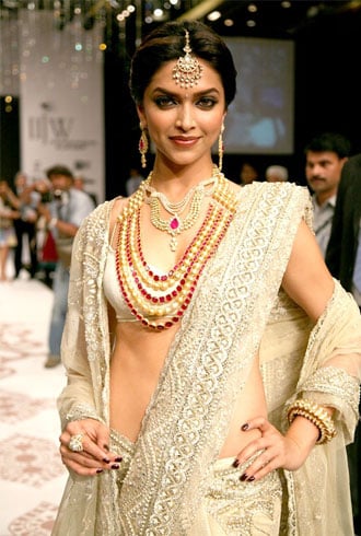 Extravagant-necklace such as raani haar